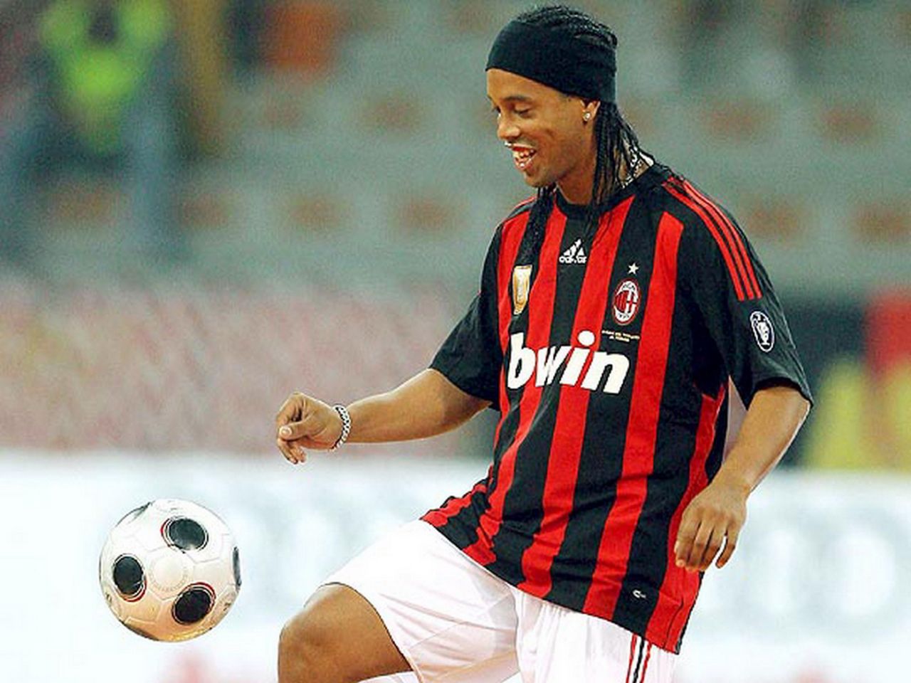SCARICA RONALDINHO